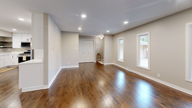 1325 Azalea Dr, Munster, IN 46321 - photo 2