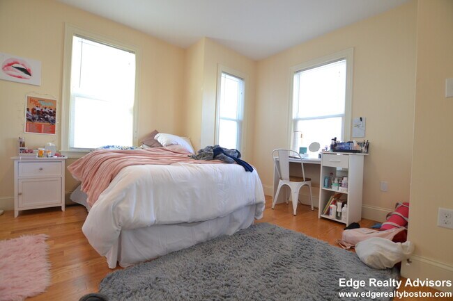 31 Pratt St unit 1, Allston, MA 02134 - photo 5