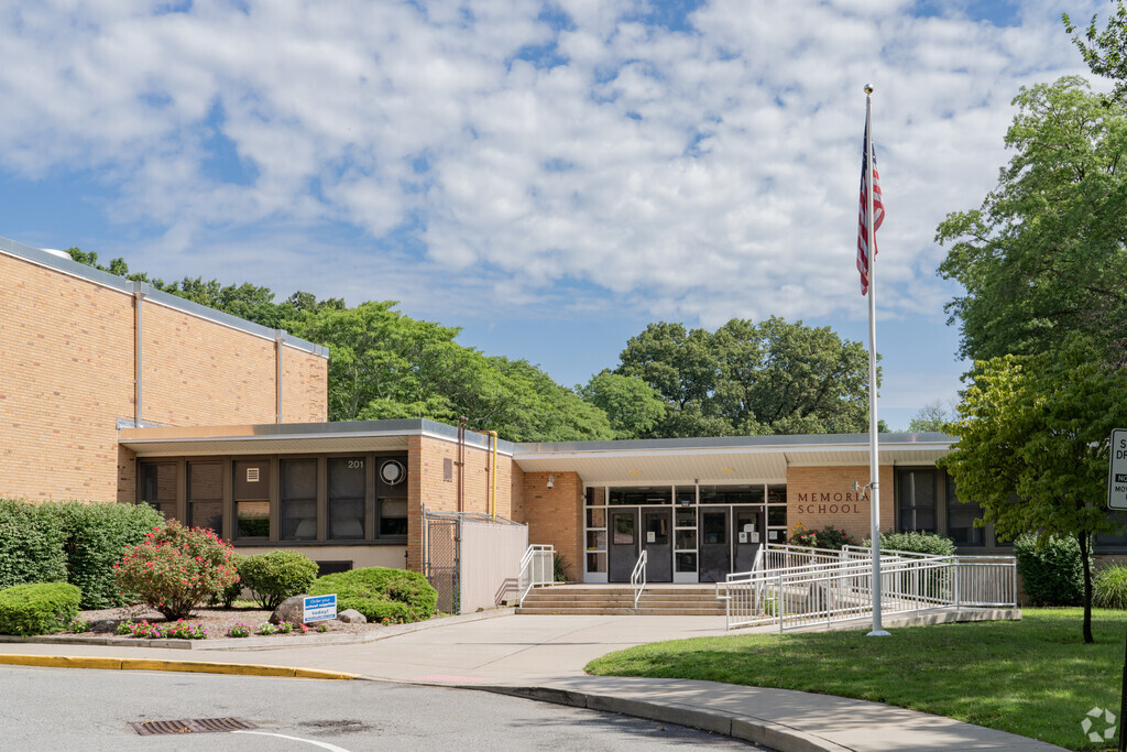 Memorial Elementary School
in Paramus, New Jersey.