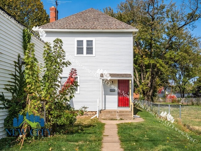 753 1 2-878-872 Sullivant Ave unit 878 1/2 (Front), Columbus, OH 43222 - photo 2