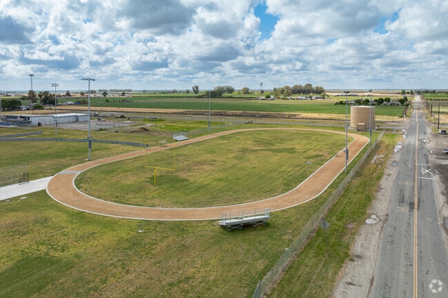 Alpaugh Junior/Senior High School offers students several sport programs to participate.