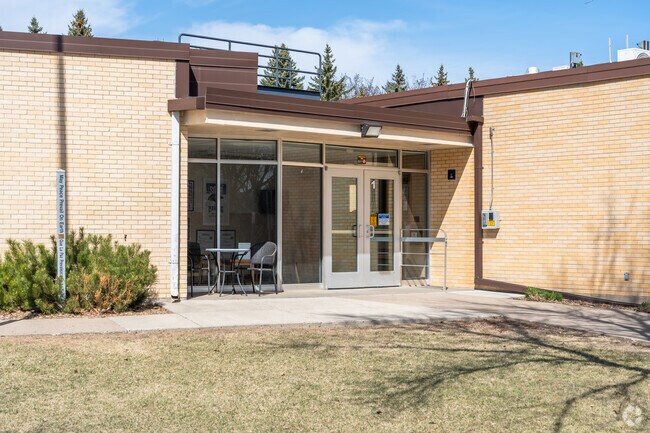Highland Acres Elementary School is a highly ranked school.