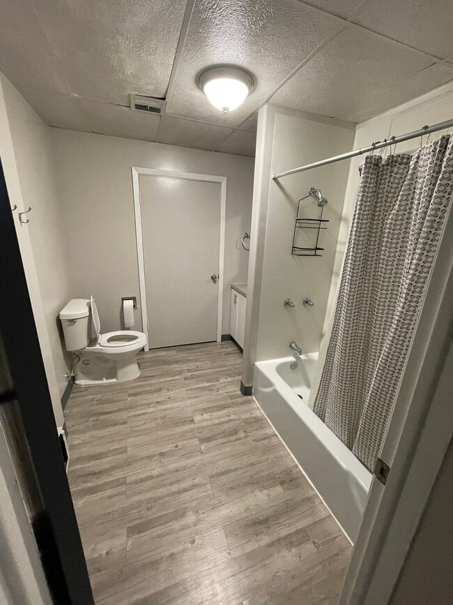 402 1st St unit B, Maddock, ND 58348 - photo 4