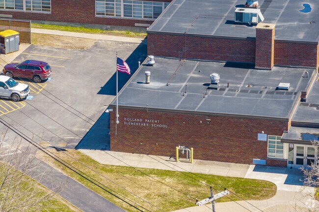 Welcome to Holland Patent Elementary School near Stittville.