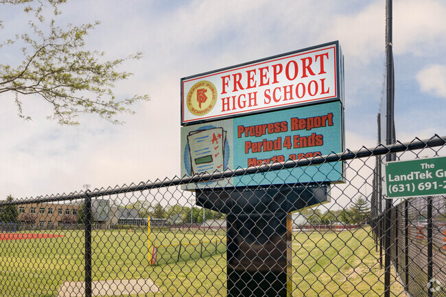 The official colors of Freeport High Schoo in Freeport, NY are red and white.