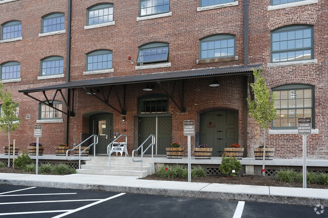 The Apartments at Cotton Mill, Nashua, NH 03064 - photo 5