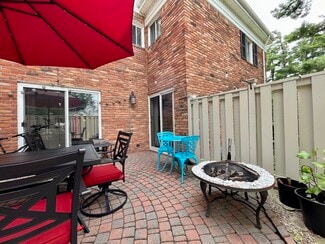 1760 Trailwood Path, Bloomfield Hills, MI 48301