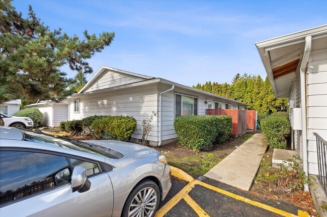 Lincoln Court, Portland, OR 97233 - photo 4