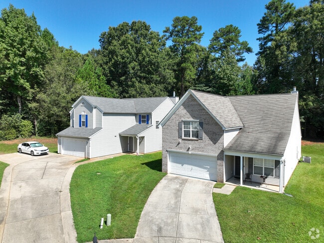 Neighbors gather among the row of homes for get-togethers in Eastland-Wilora Lake.