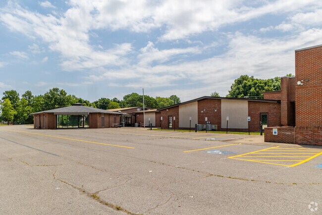 Ringgold Elementary School offers education to students in grades PreK - 5.
