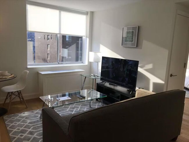 420 E 54th St unit ID1016188P, New York, NY 10022 - photo 2