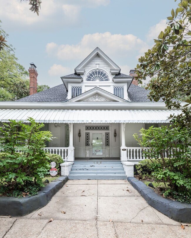 108 N 9th St, Opelika, AL 36801