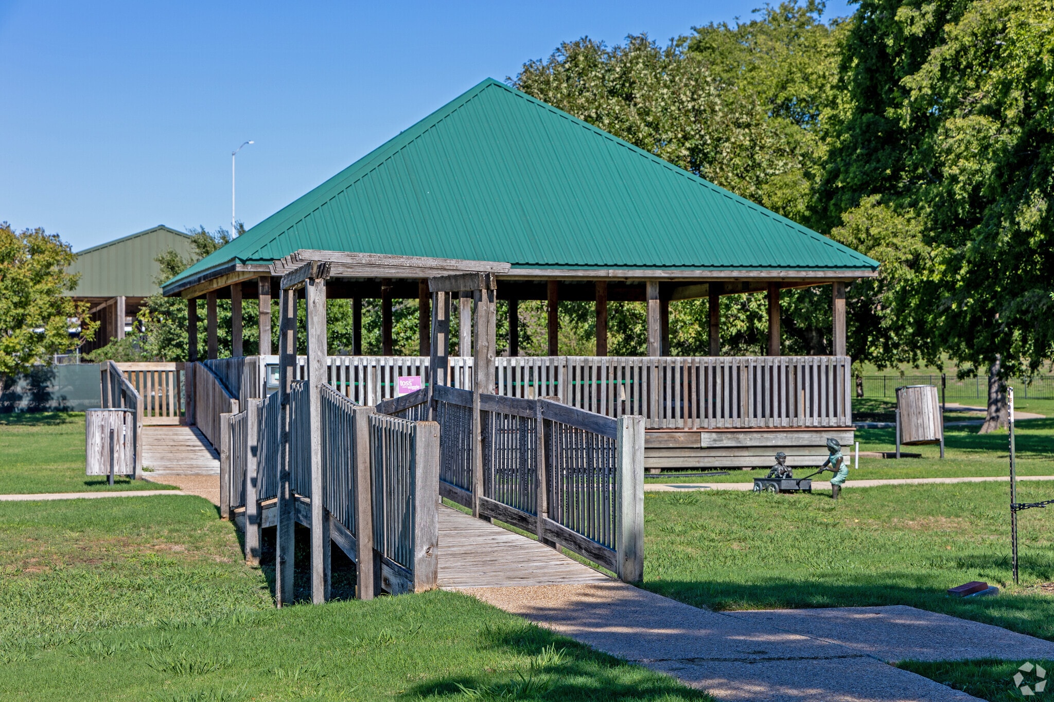 About West Temple Schools, Demographics, Things to Do