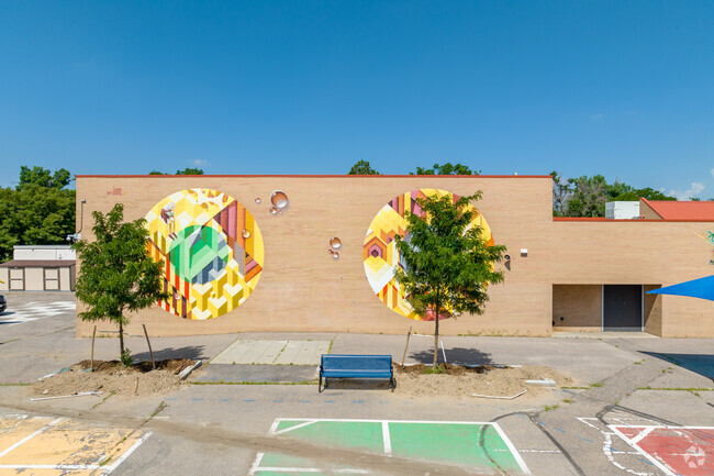 Eagleton Elementary School recieved a C rating from Niche.