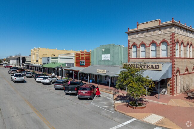 As a Texas Main Street participant, Bay City commits to keeping its vintage buildings well preserved.