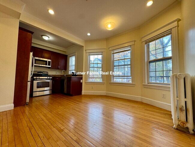 154 Magazine St unit 2, Cambridge, MA 02139 - photo 5