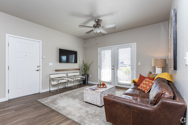 2BR, 2BA - Silver