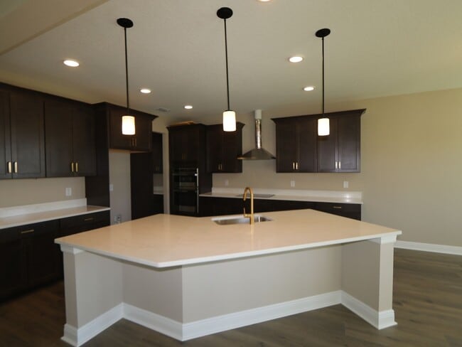 31131 Hayman Loop, Wesley Chapel, FL 33545 - photo 2