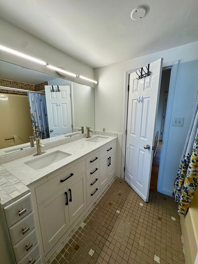 111 E 6th St unit E, Bloomington, IN 47408 - photo 5