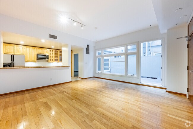 1BR, 1BA - 978SF - LIVING/DINING ROOM