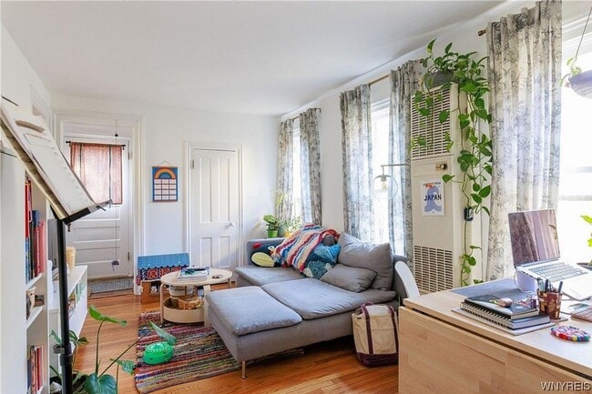 129 College St unit 3 - Upper Back, Buffalo, NY 14201 - photo 3