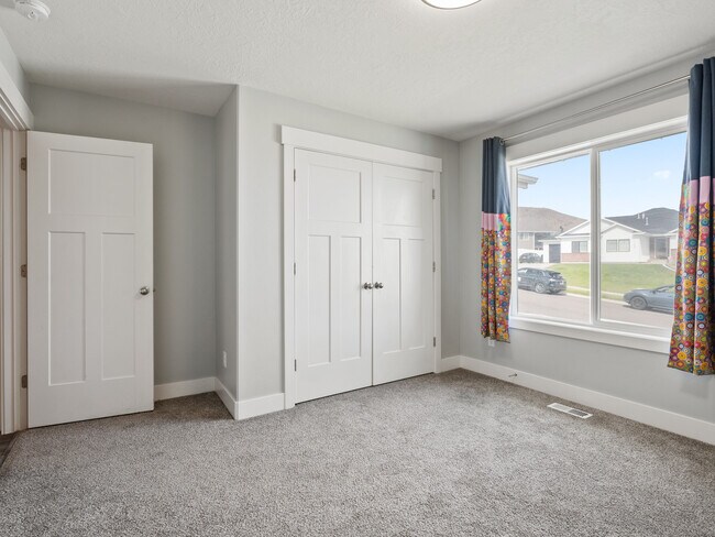 1459 Foxmore St, Pocatello, ID 83204 - photo 6