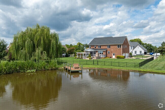 Lakefront homes in Bermuda Hundred are found in the neighborhood's northeast corner.