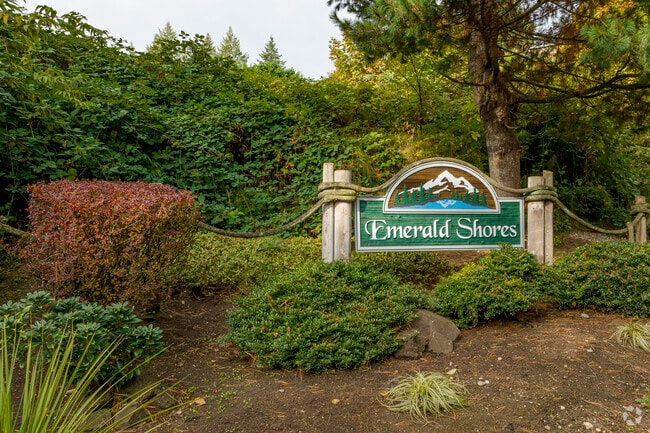 Emerald Shores is a community of rural yet conveniently located homes in Wauna, WA.