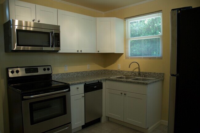 559 Pulaski St unit 1, Athens, GA 30601 - photo 3