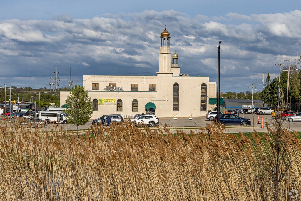 Salam School is a private K-12 college preparatory school located in Milwaukee, Wisconsin.
