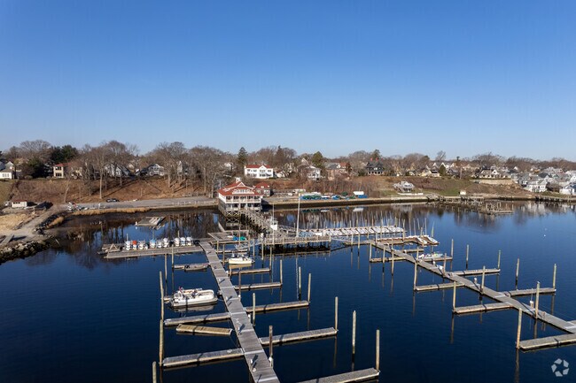 The Edgewood Yacht Club Anchors the Edgewood Neighborhood