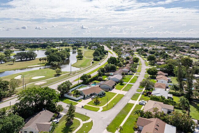 Some homes in Southwind Lakes provide views of the nearby Southwinds Golf Course.
