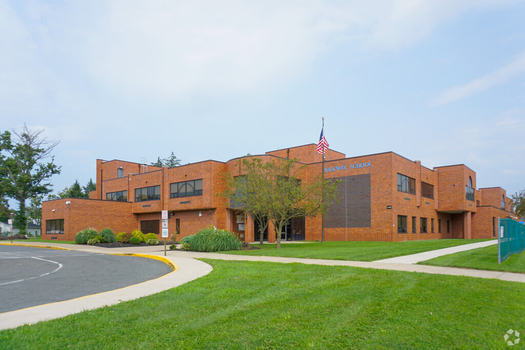 Parkway Elementary School serves students living in the Prospect neighborhood of Ewing Township.