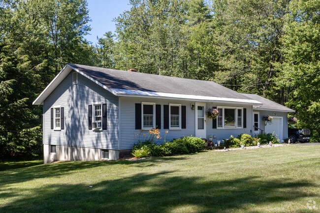 You'll find ranch-style homes are a common and practical housing option throughout New Durham.