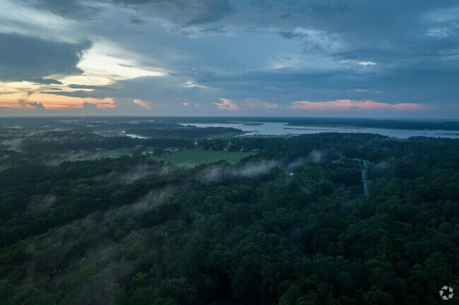Baynard Park is conveniently located to the Okatee River.
