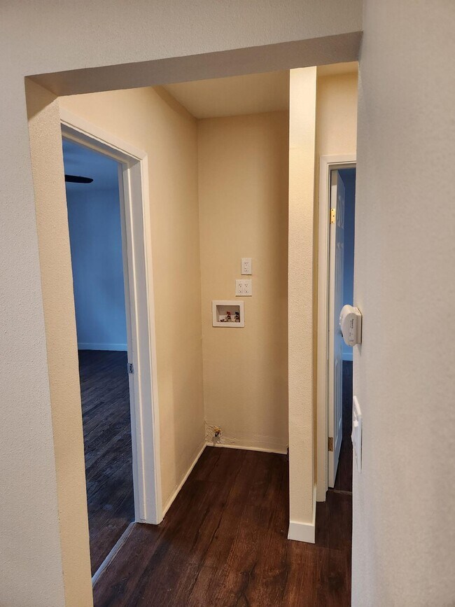 914 N Olive St unit 914, Anaheim, CA 92805 - photo 5