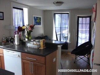 836 Huntington Ave Unit 3, Boston, MA 02115