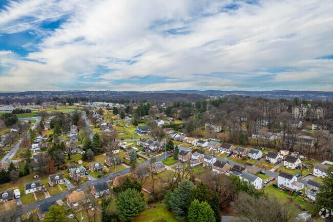Valley View gets its name from the stunning views of the York Valley from atop the hills.