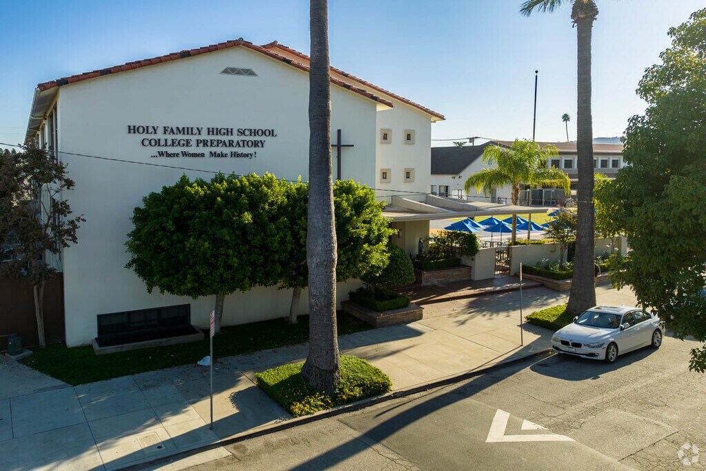 Holy Family High School College Preparatory
Holy Family High School College Preparatory