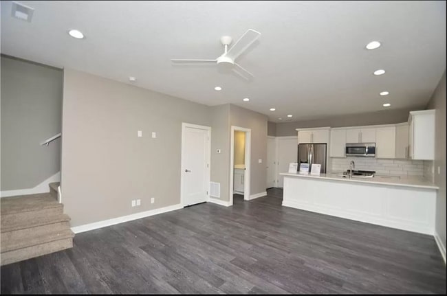 660 SE Greyson Ln, Waukee, IA 50263 - photo 2