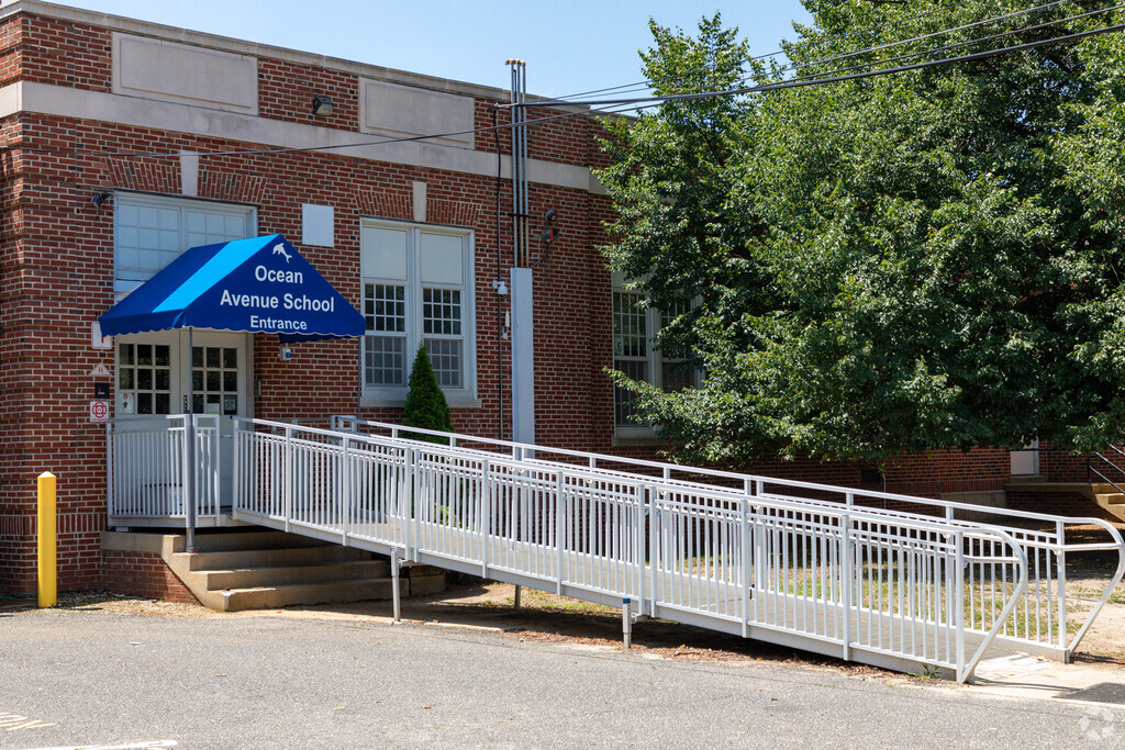 The main entrance at Welcome to Ocean Avenue Elementary School.