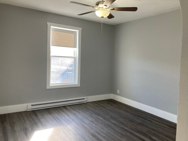 231 2nd Ave NE unit 3, Valley City, ND 58072 - photo 6