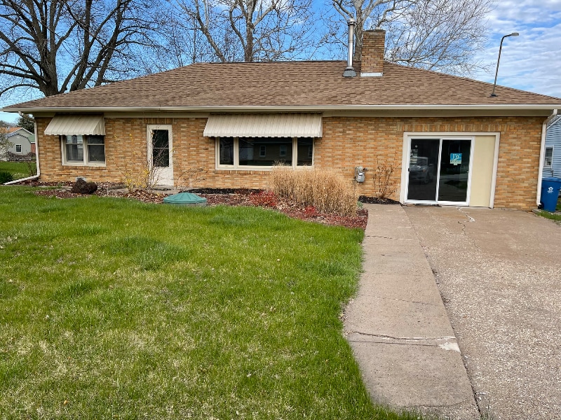 3824 15th Street B, Moline, IL 61265 - photo 1