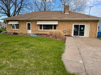 3824 15th Street B, Moline, IL 61265