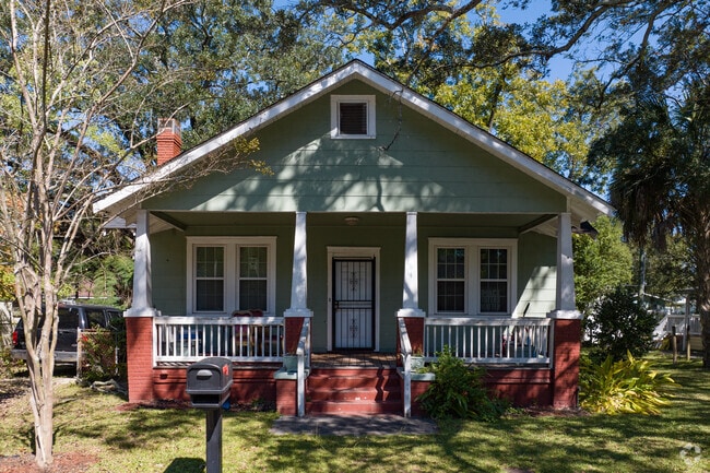 Bungalow homes are common in West Savannah.