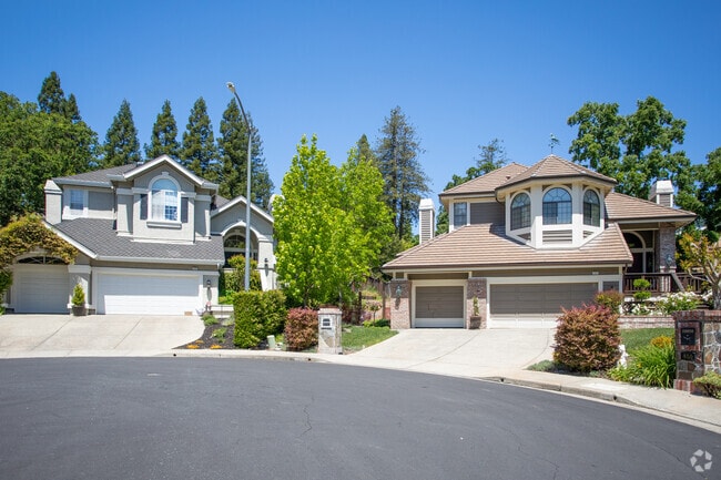 Many of the newer homes are in Tice Valley cul-de-sacs.