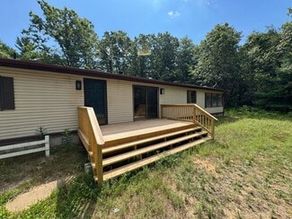 2995 S Pine Ave, White Cloud, MI 49349