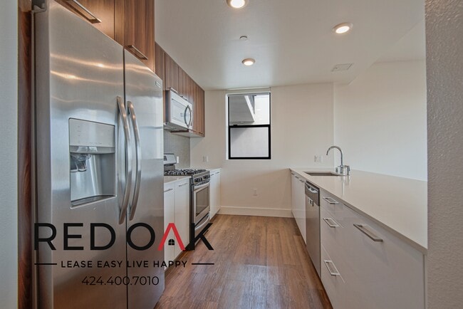 5727 La Mirada Ave unit 307, Los Angeles, CA 90038 - photo 4