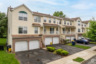 3 Dumont Ct, Lawrenceville, NJ 08648