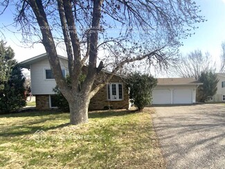 7944 Idaho Cir N, Minneapolis, MN 55445